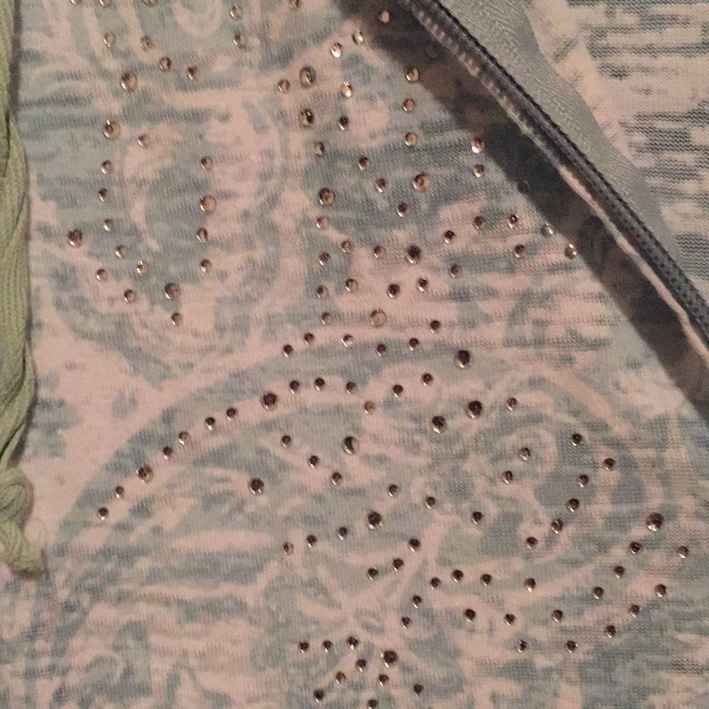 To small - Picture 4 of 4